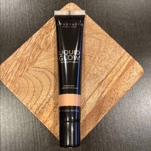 Anastasia Beverly Hills Liquid Glow Highlighter